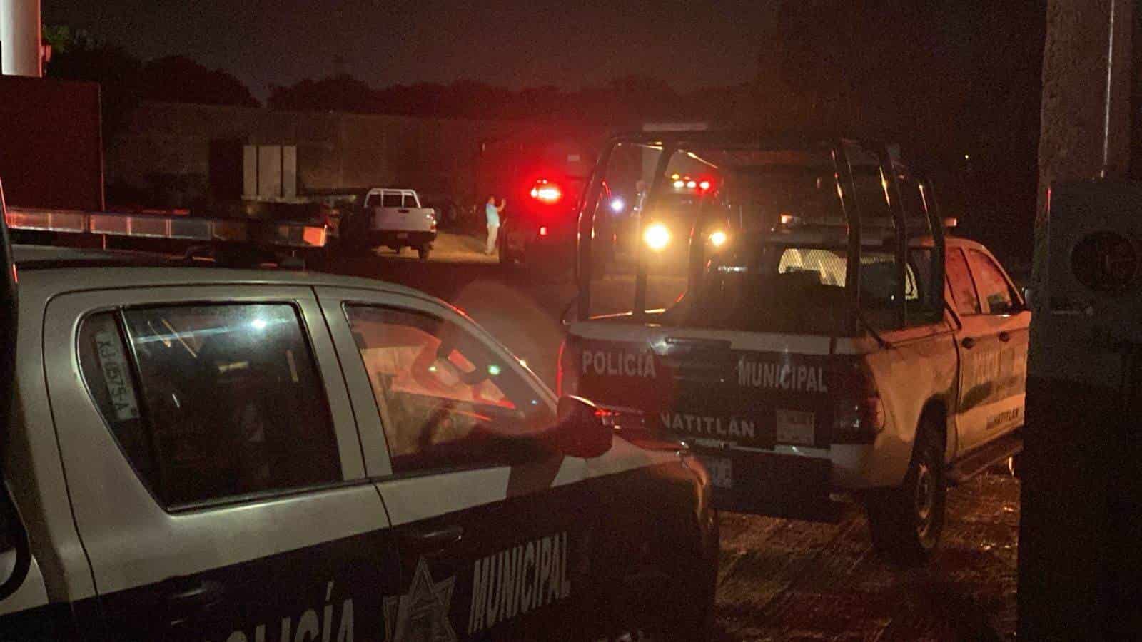 Empleado es reportado grave tras estallido de autotanque en Minatitlán