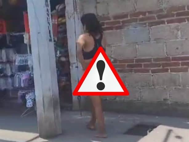 En Xalapa, enferma de sus facultades mentales no aguanta calor y se desnuda en la calle (+Video)