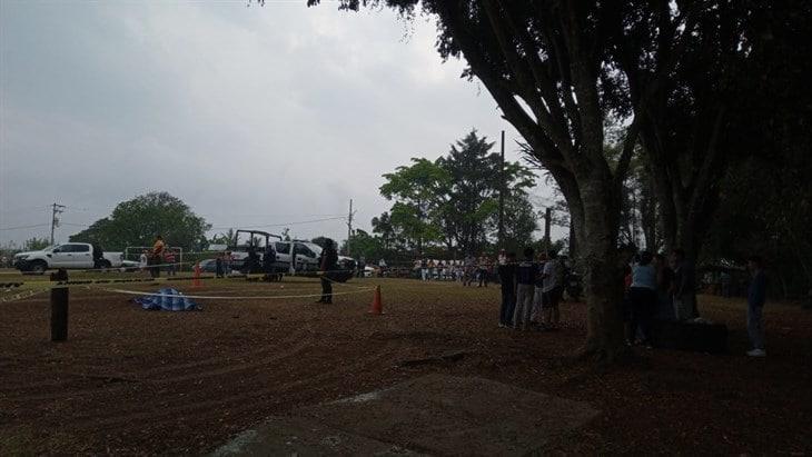 Partido termina en tragedia: caída de rayo, deja dos heridos y un fallecido en Coatepec