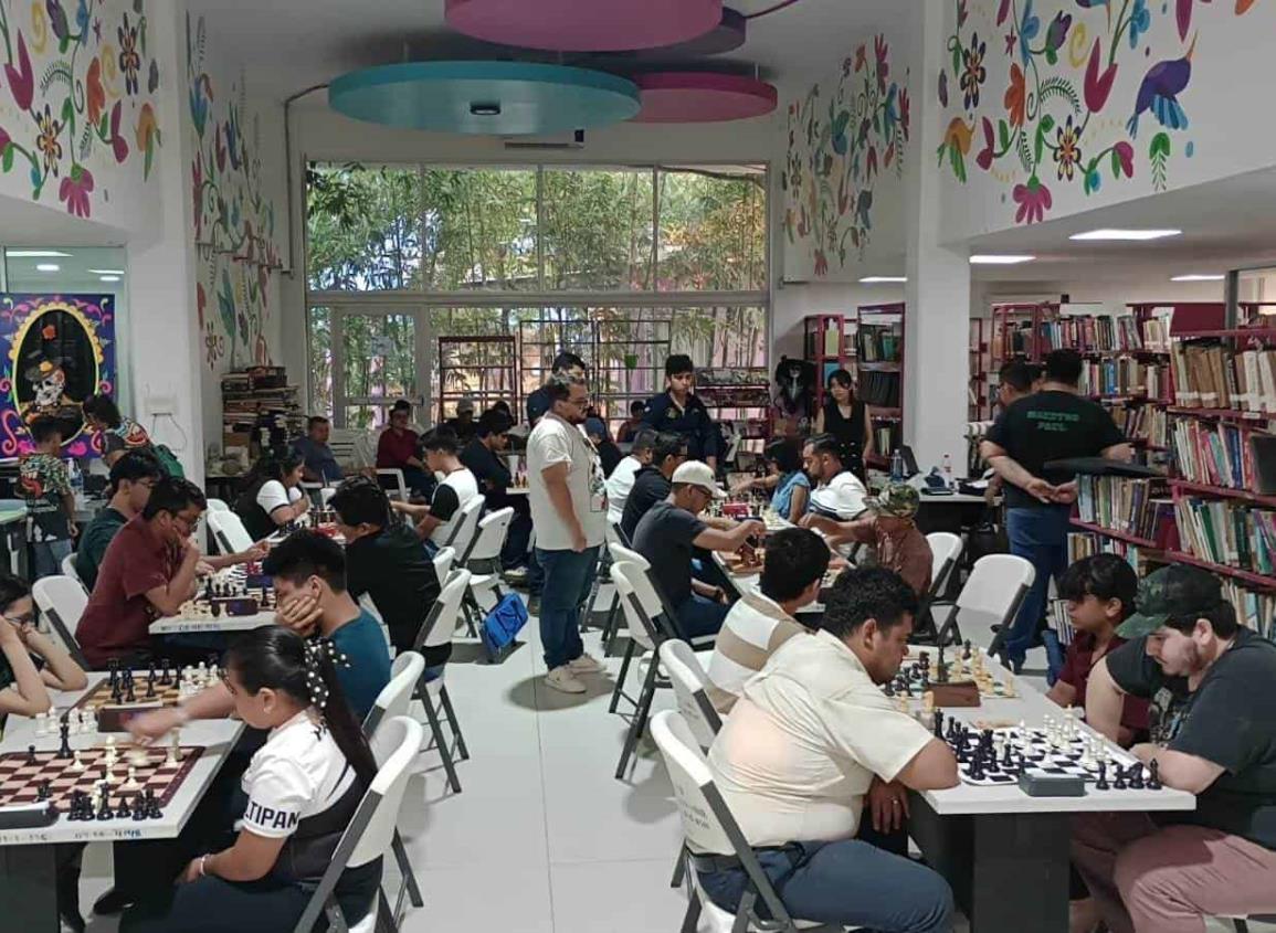 Exitoso torneo de ajedrez reúne a jugadores de la región en Minatitlán