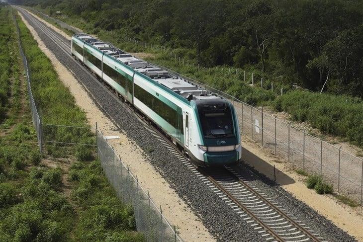 AMLO: Tren Maya se retrasará por construcción de puente atirantado