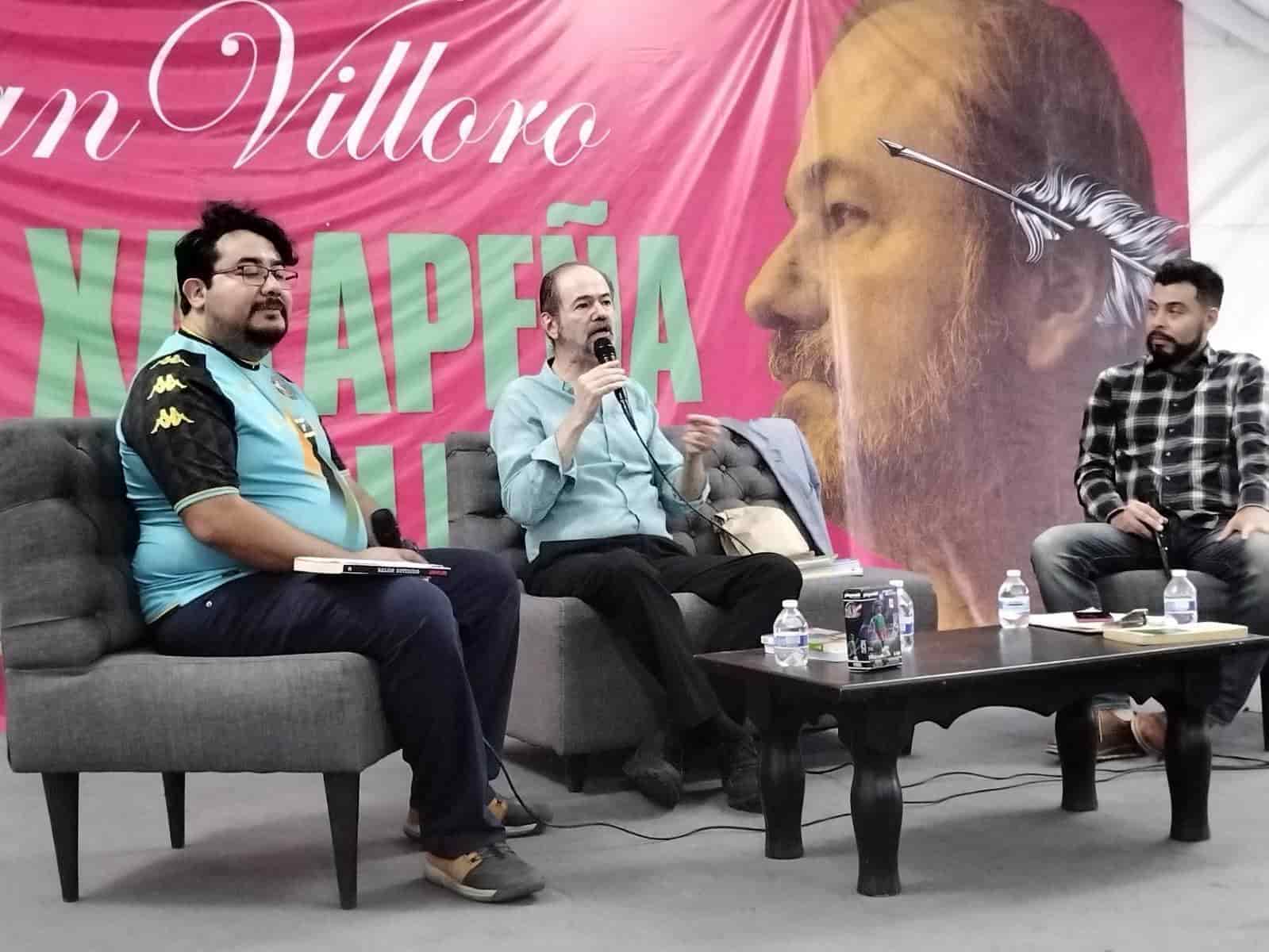 ¡’Cascarita literaria’ en Xalapa! Juan Villoro imparte charla sobre futbol
