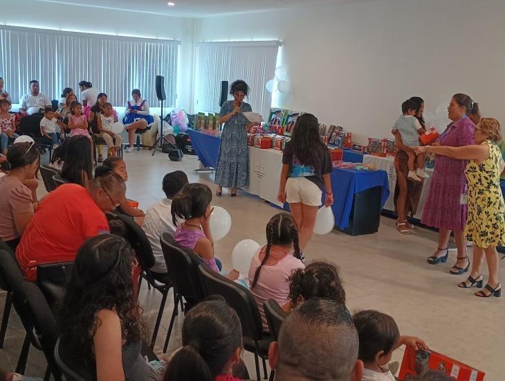 Asociación civil de Coatzacoalcos festeja a más de 70 niños con regalos y sorpresas