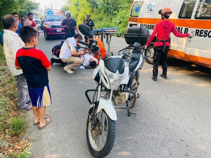 Cobrador de Elektra sufre accidente en motocicleta en Misantla