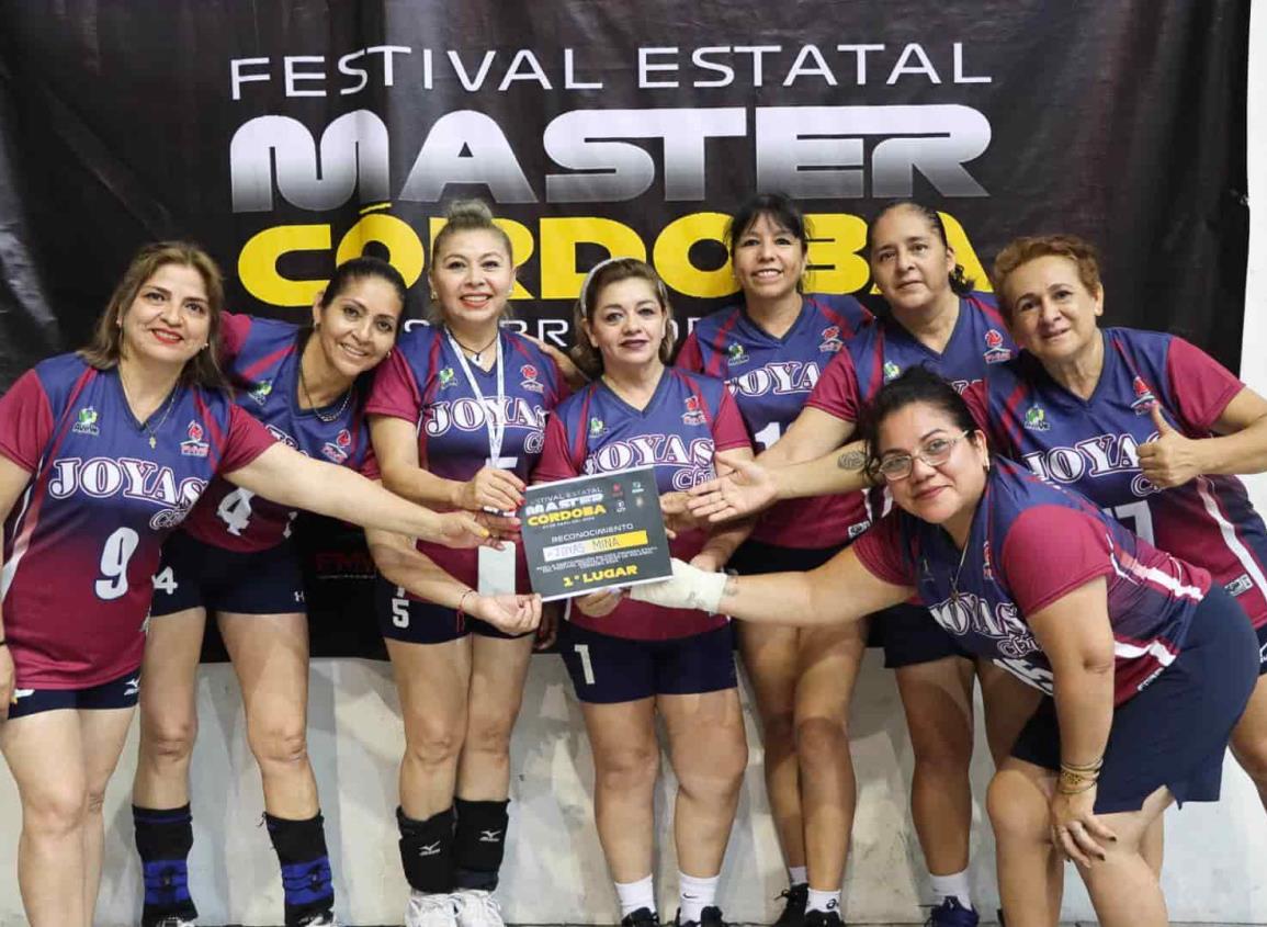 Equipos de voleibol de Mina y Coatza destacan el Festival Estatal Máster