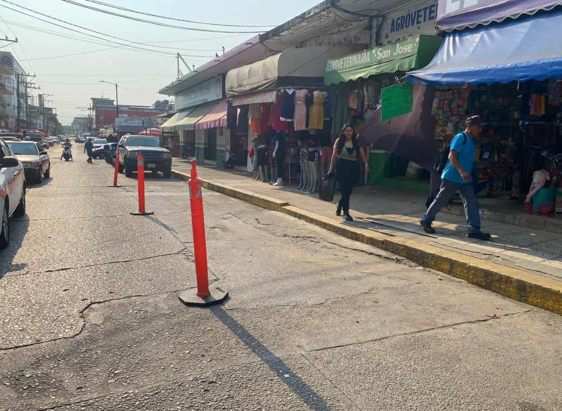 Desorden vial se apodera del centro de Acayucan