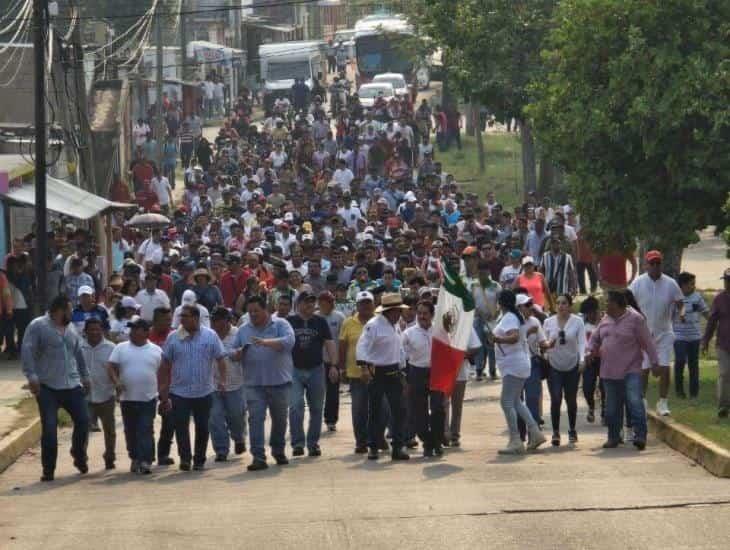 Realizan desfile histórico por el Día del Trabajo en Villa Allende