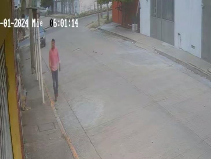 Captan a sujeto intentando cristalear vehículo en la Ochoa | VIDEO