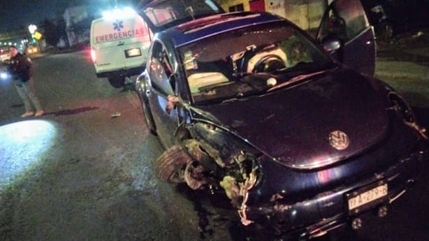 Choque de autos en bulevar Banderilla deja daños materiales