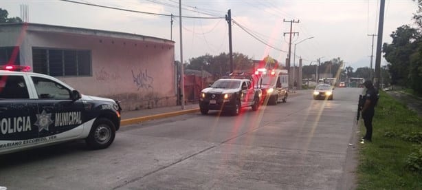 Volcadura en carretera Orizaba-La Perla deja un detenido y daños