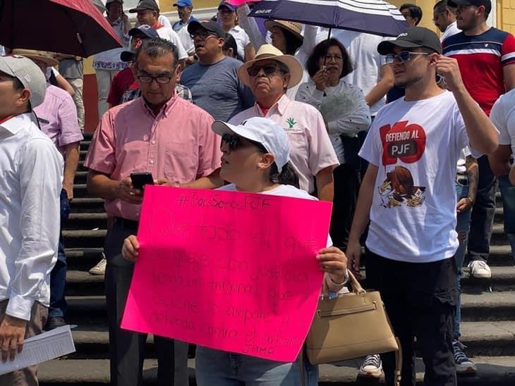Trabajadores se manifiestan en defensa del Poder Judicial en Xalapa