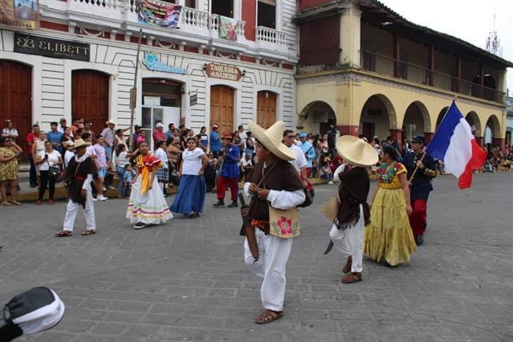 En Misantla, realizan desfile conmemorativo a la Batalla de Puebla 