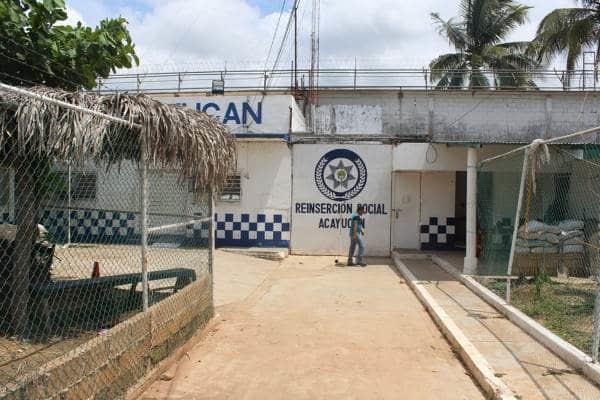 Alerta en el penal de Acayucan; no tienen agua para el aseo de los internos