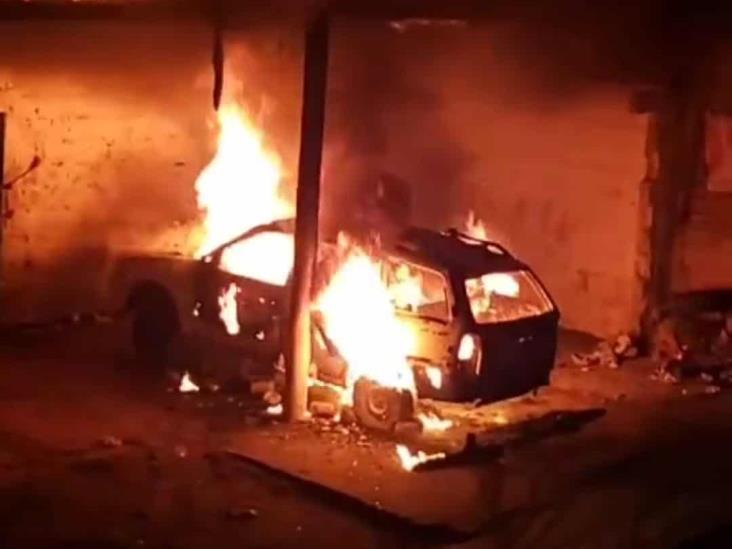 Incendio consume vehículo en vivienda de Zongolica