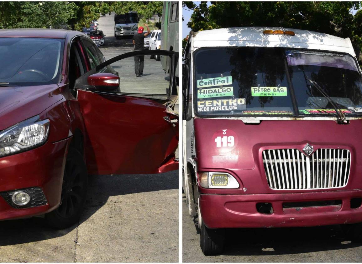 Camión le arranca la puerta a vehículo en Coatzacoalcos; conductor pierde un dedo l VIDEO
