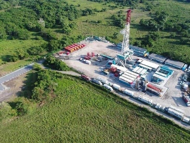 AMLO: El yacimiento Ixachi, es uno de los más grandes de petróleo y gas en el país 