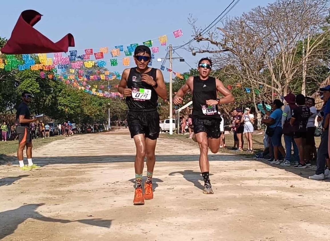 Diego Juárez y AnelIgno Jiménez ganan carrera en Soconusco
