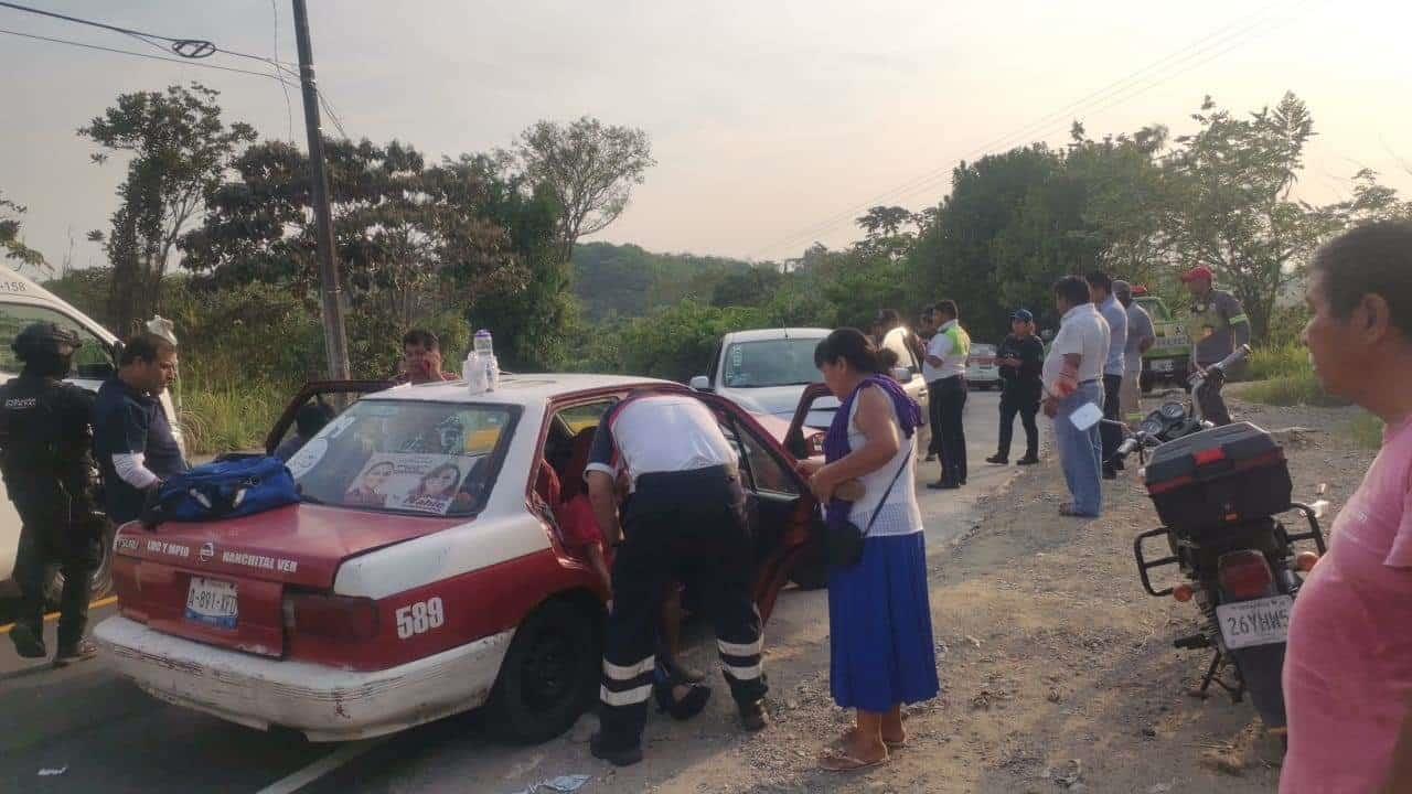 Choque en tramo carretero conocido como Santa Elena dejó cinco personas lesionadas