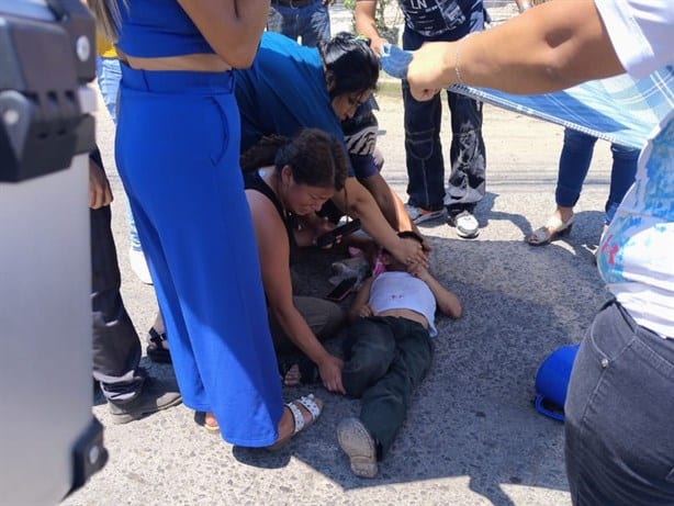 Vecinos de la 21 de Marzo, en Xalapa, buscan a motociclista que atropelló a menor