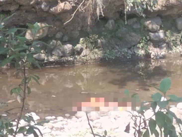 Hallan cuerpo de hombre en arroyo de Córdoba; presentaba huellas de violencia
