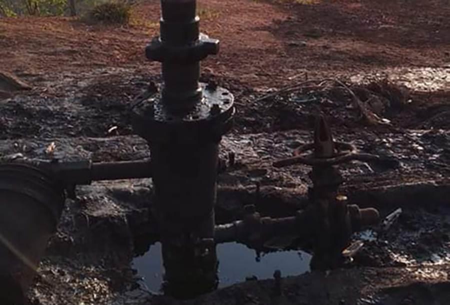 Derrame de petróleo debasta rancho en zona rural de Minatitlán