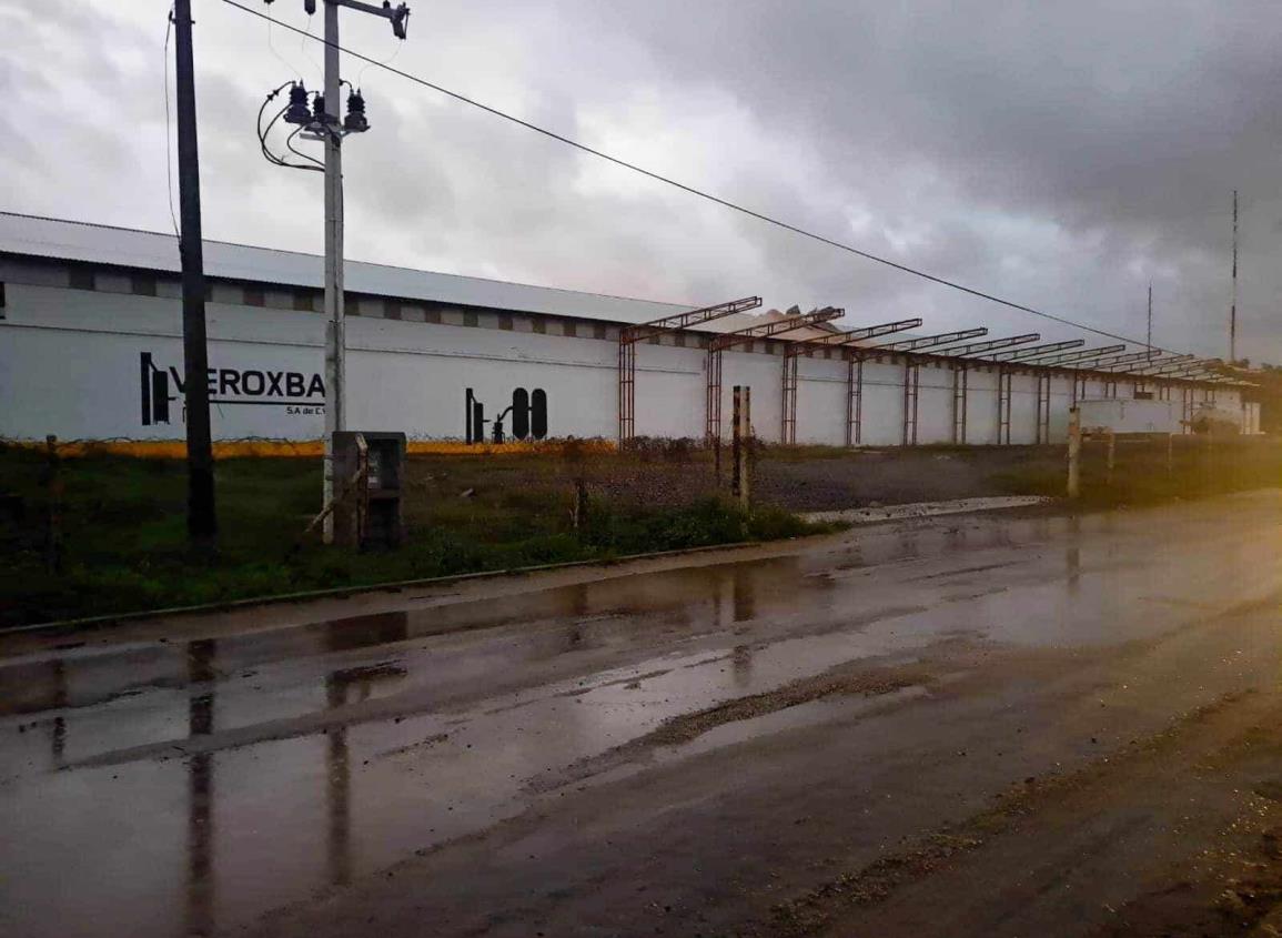 Estruendo en bodega alarma a Ixhuatlán del Sureste ¿qué lo provocó?