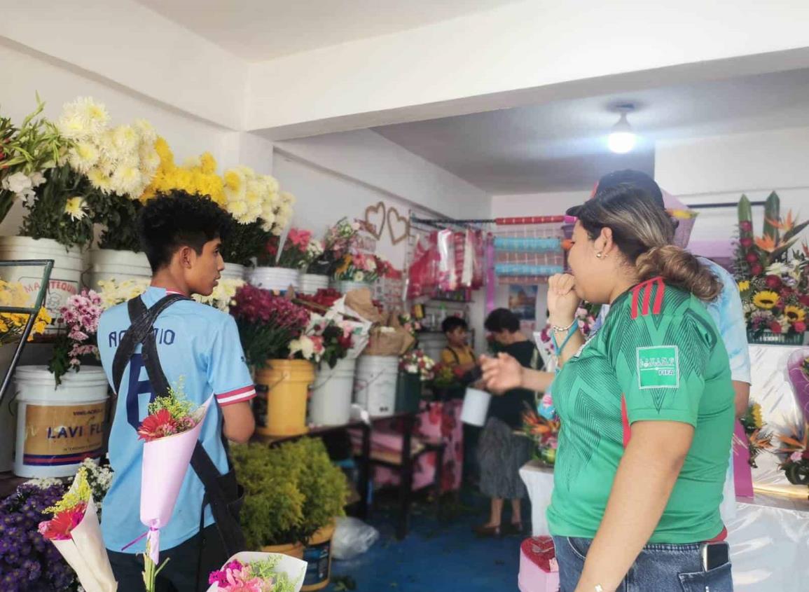 Comerciantes de Nanchital reportan repunte en ventas por Día de las Madres
