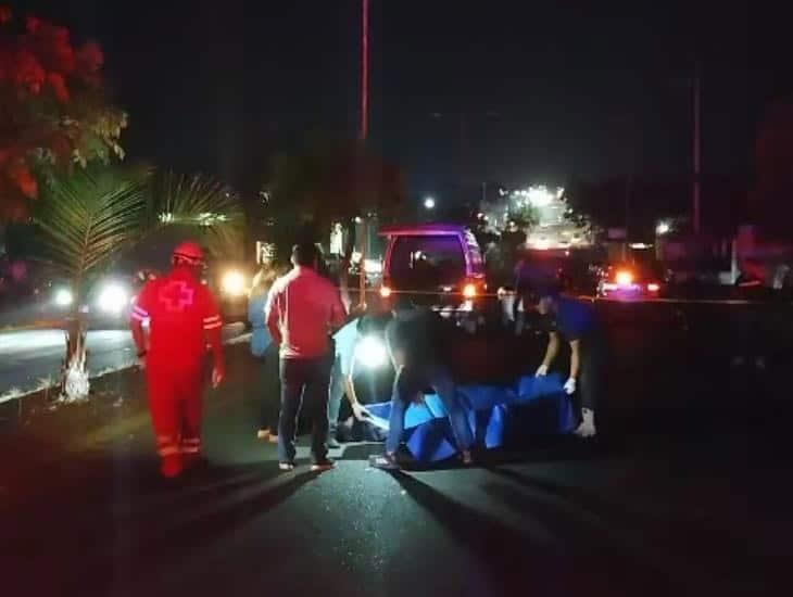Camioneta arrolla y mata a hombre en Las Choapas; conductor se da a la fuga