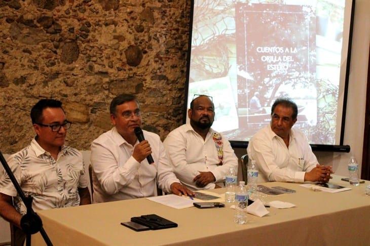 Presentan libro Cuentos a la Orilla del Estero en Misantla