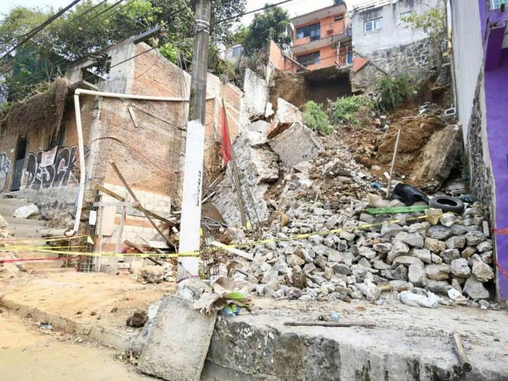 Daños tras derrumbe en Ruiz Cortines, por obra de un particular, confirman autoridades