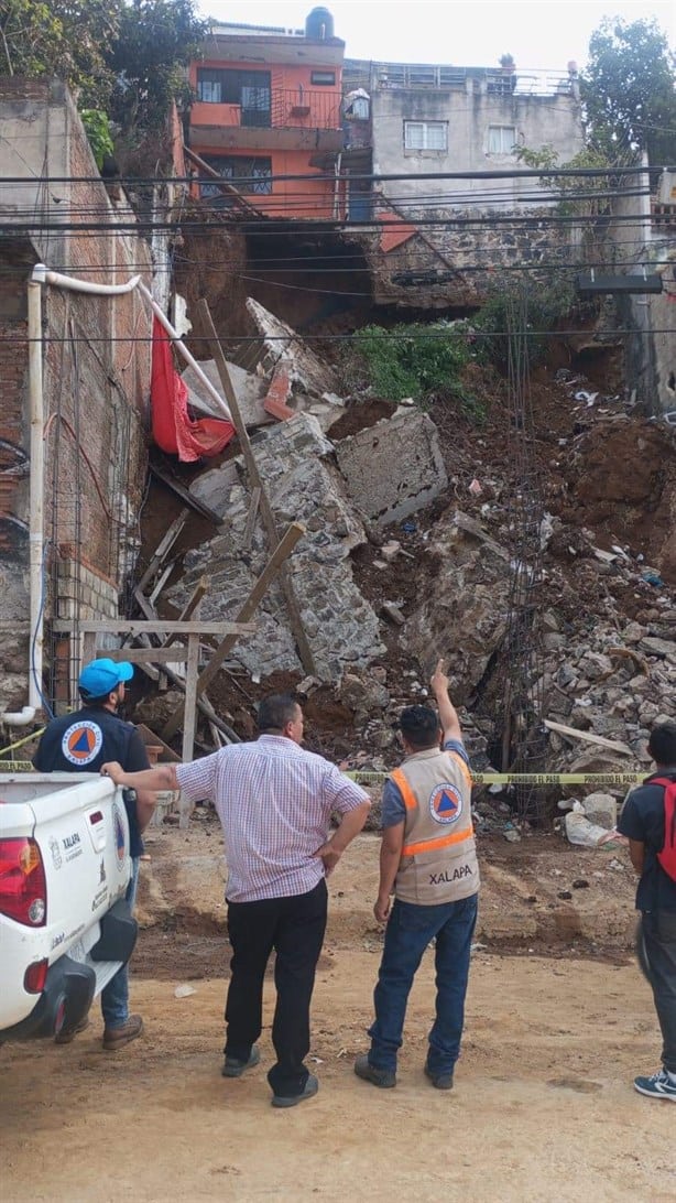 Tras colapso en muro de Xalapa, vecinos exigen atención inmediata