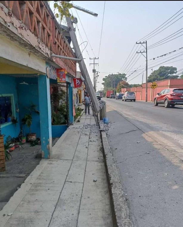 Vecinos de El Grande, en Coatepec, bloquean carretera a Las Trancas; esto reclaman