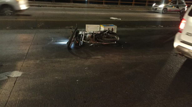 Derrapa motociclista en la avenida Lázaro Cárdenas, en Xalapa