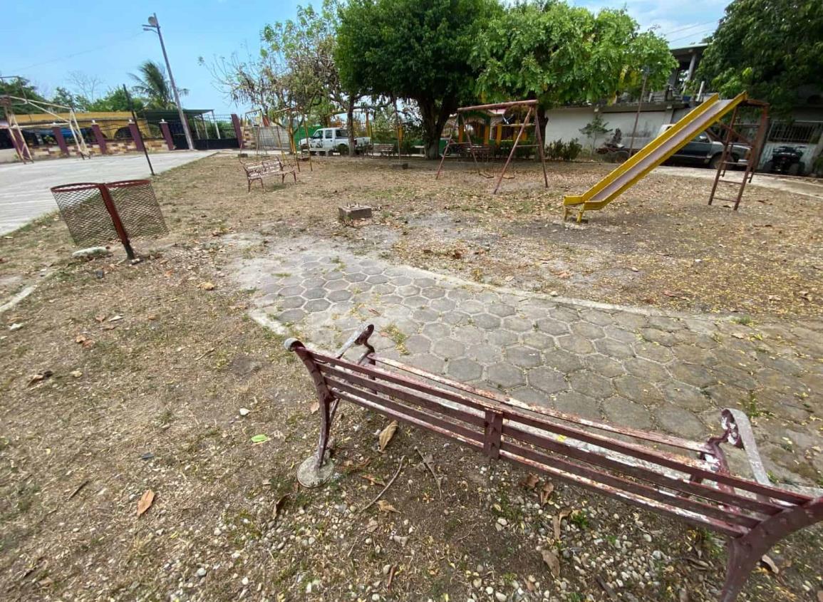 Parques de Las Choapas están en el abandono; llevan años sin mantenimiento