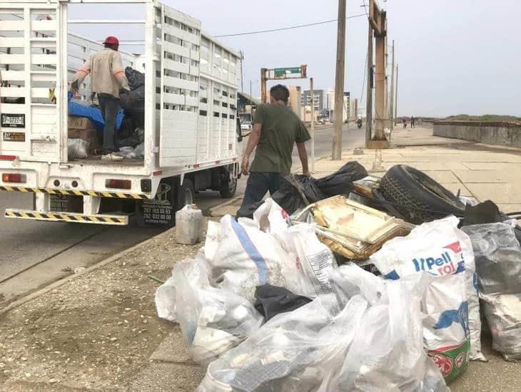 Esta es la cantidad de basura que recogieron en la playa de Coatzacoalcos