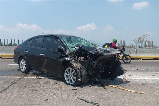 Se impacta contra camión cañero en la autopista Veracruz-Córdoba