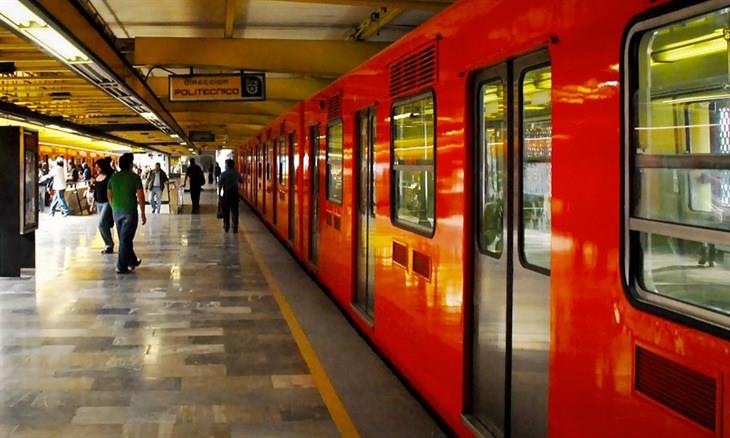 AMLO reacciona a propuesta para aplicar tarifa al metro de la CDMX