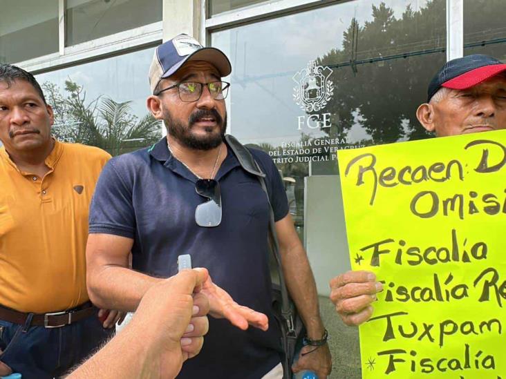 Ex policías de Poza Rica exigen liquidación; denuncian falsificación de cheques