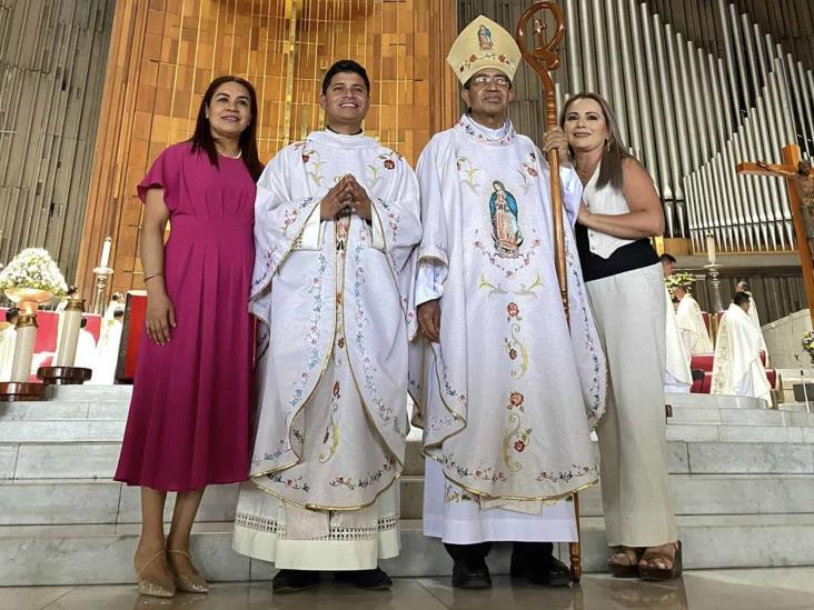 Reynaldo Rivera Morales, originario de Misantla, es ordenado sacerdote en la Basílica de Guadalupe