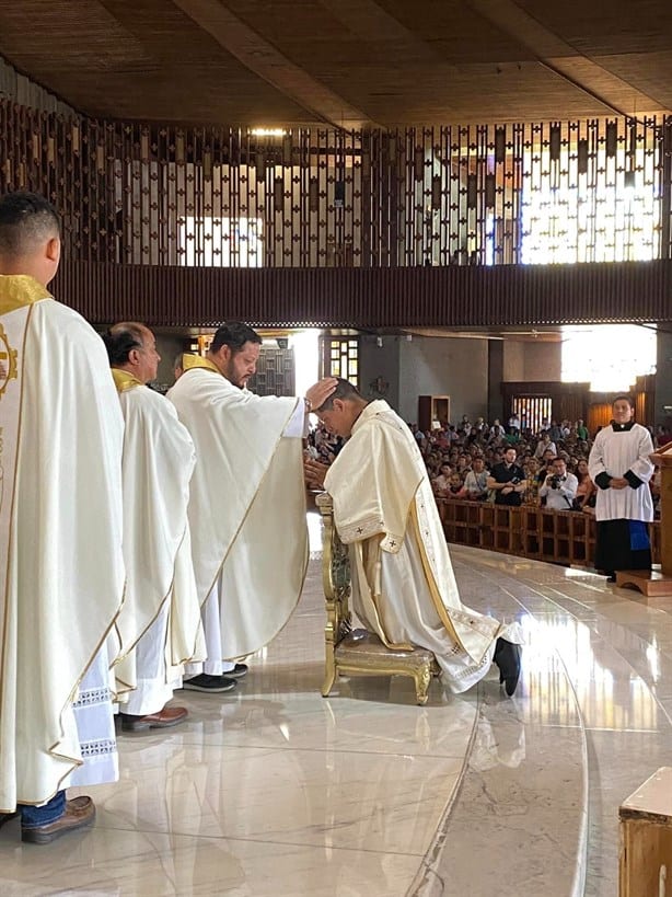 Reynaldo Rivera Morales, originario de Misantla, es ordenado sacerdote en la Basílica de Guadalupe