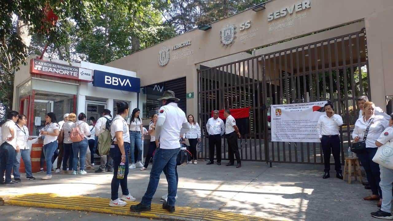 Se revelan trabajadores del Sector Salud de Veracruz
