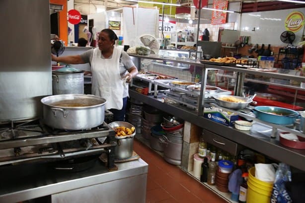 Ola de calor: locatarios del Mercado Morelos apaciguan intensas temperaturas con ventiladores | VIDEO