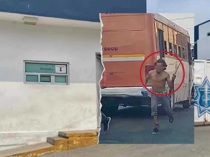 Sujeto que agredió a policías y pasajeros de autobús en Poza Rica habría fallecido en los separos