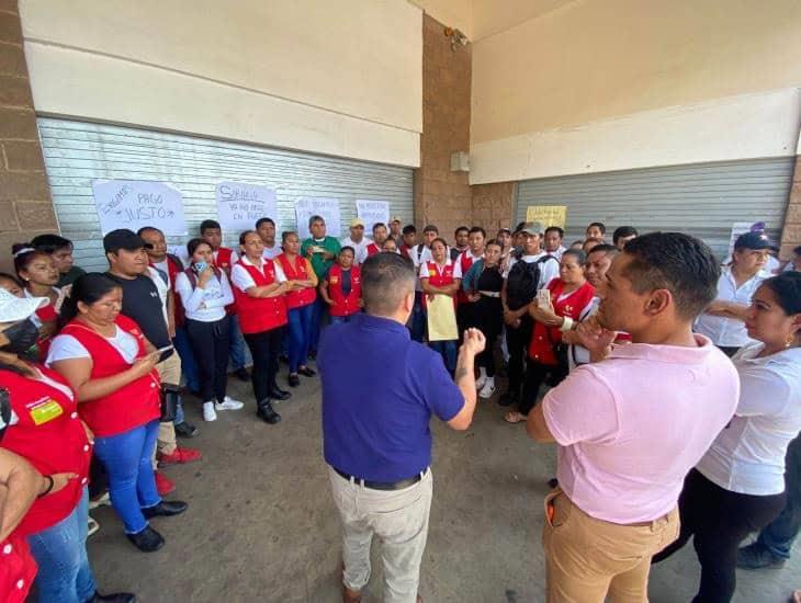 Trabajadores de Soriana se unen a paro de actividades ¡Ahora en Oluta! | VIDEO