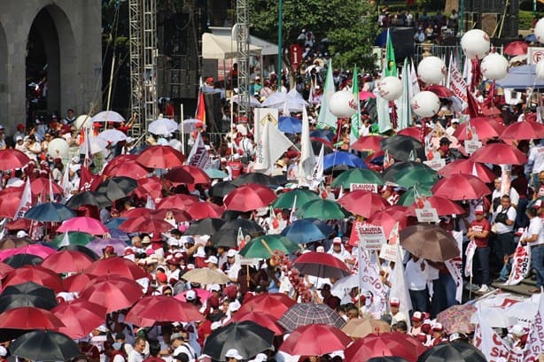 Al grito de Presidenta y Gobernadora, miles abarrotan centro de Xalapa en apoyo a Sheinbaum y Nahle