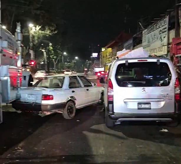 Choque múltiple en avenida de Xalapa involucra a pipa de Pemex