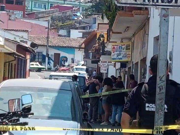 Muere hombre de un infarto sobre la calle de El Dique, en Xalapa